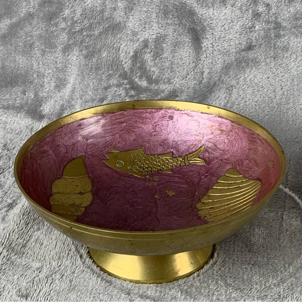 Vintage Enameled Brass‎ Bowl Trinket Dish Seashells Fish Purple Patina Chips